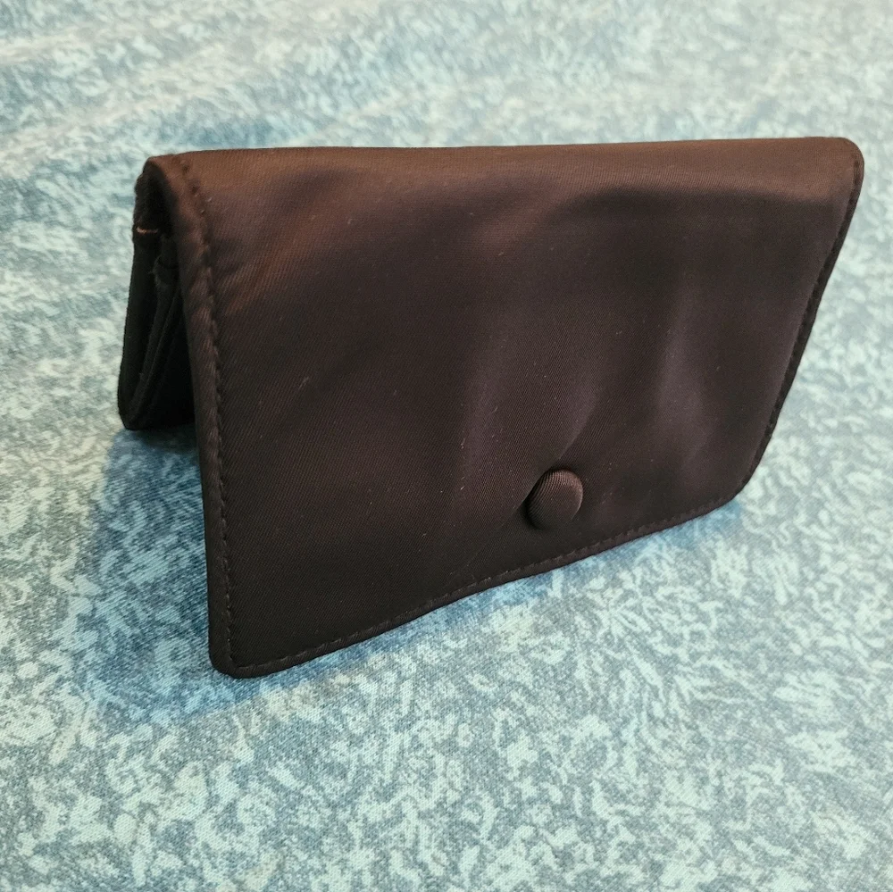 Vera Bradley Black Snap Closure Wallet - Picture 1 of 6